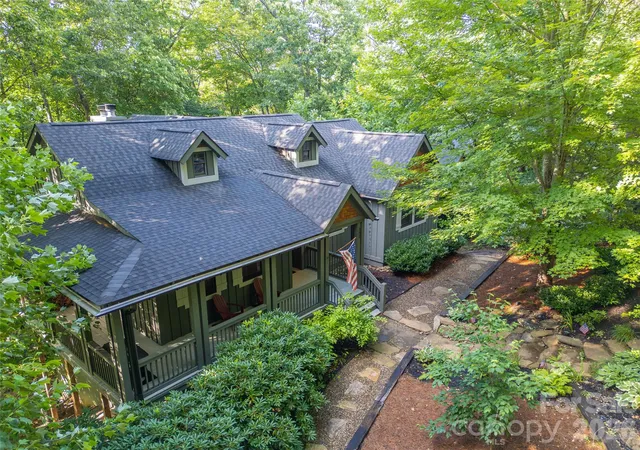 Photo 4 of Single family home for sale at 298 Hedgewood Dr, Tuckasegee, NC 28783 | MLS# 4393435 | Listing updated on 2026-08-24