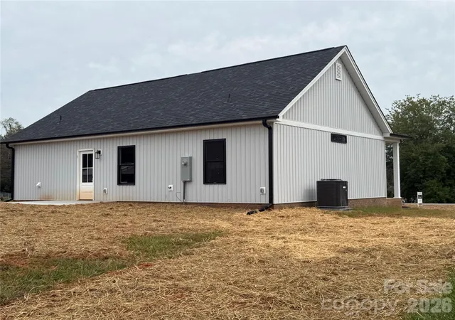 Photo 2 of Single family home for sale at 5096 Bloomfield Ests Sw, Granite Falls, NC 28630 | MLS# 4393470 | Listing updated on 2026-10-20