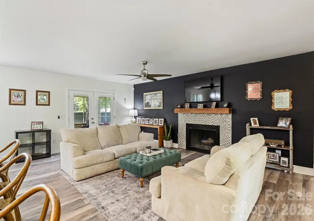 Photo 4 of Single family home for sale at 1621 Brook Dr, Fort Mill, SC 29708 | MLS# 4393483 | Listing updated on 2026-06-18