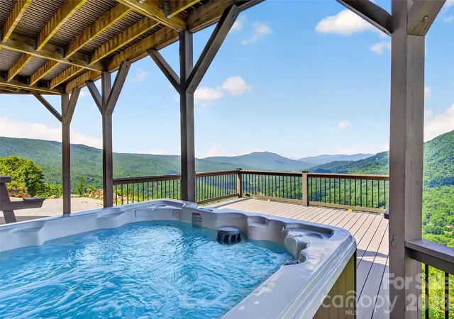 Photo 4 of Single family home for sale at 25 N Forest Dr, Marion, NC 28752 | MLS# 4393492 | Listing updated on 2026-07-23