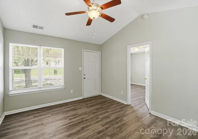 Photo 4 of Single family home for sale at 2928 Westwinds Ct, Charlotte, NC 28214 | MLS# 4393510 | Listing updated on 2026-09-24