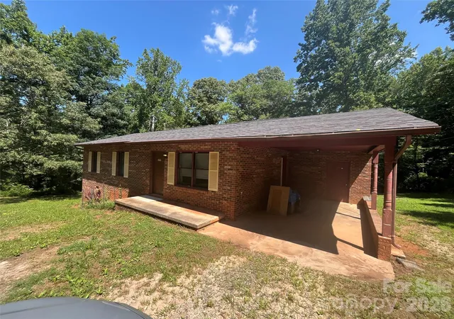 Photo 2 of Single family home for sale at 2919 Shell Ave, Valdese, NC 28690 | MLS# 4393523 | Listing updated on 2026-06-18