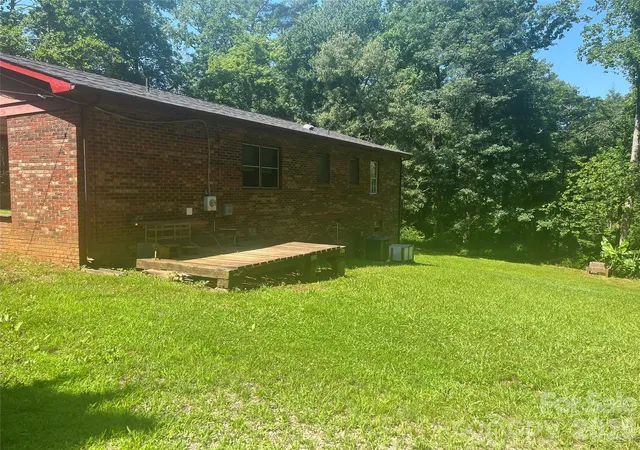 Photo 3 of Single family home for sale at 2919 Shell Ave, Valdese, NC 28690 | MLS# 4393523 | Listing updated on 2026-06-18