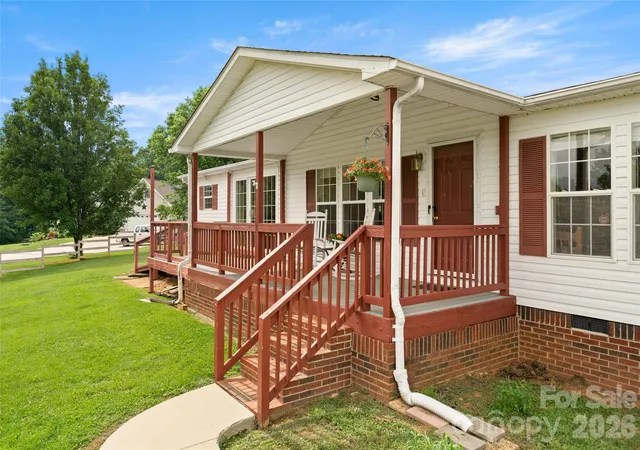 4th image of 30 Countryside Dr, Hendersonville, NC 28792 | MLS# 4393532
