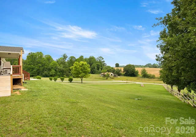 5th image of 30 Countryside Dr, Hendersonville, NC 28792 | MLS# 4393532