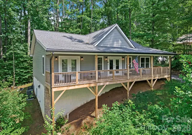 Photo 1 of Single family home for sale at 30 Sleeping Bear Ridge, Maggie Valley, NC 28751 | MLS# 4393573 | Listing updated on 2026-06-29