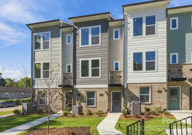Photo 1 of Townhouse for sale at 3952 Craig Ave, Charlotte, NC 28211 | MLS# 4393588 | Listing updated on 2026-10-26