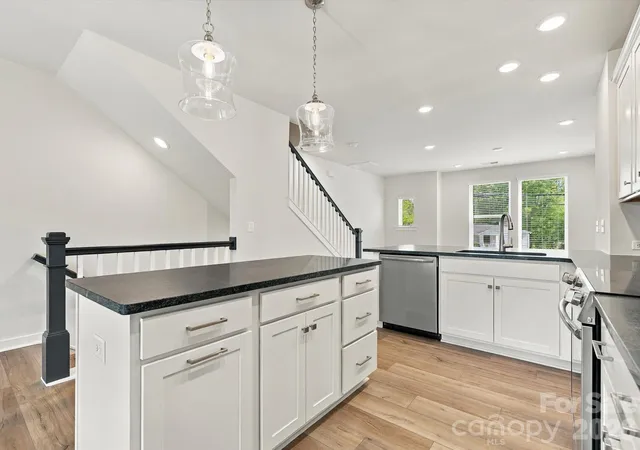 Photo 2 of Townhouse for sale at 3952 Craig Ave, Charlotte, NC 28211 | MLS# 4393588 | Listing updated on 2026-10-26