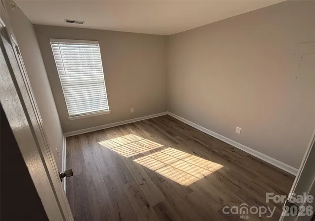 image of 1604 Arlyn Cir, Charlotte, NC 28213