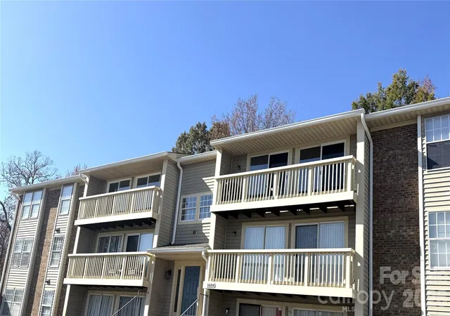 image of 1604 Arlyn Cir #J, Charlotte, NC 28213 | MLS# 4393622