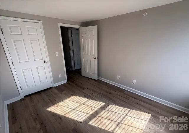 image of 1604 Arlyn Cir, Charlotte, NC 28213