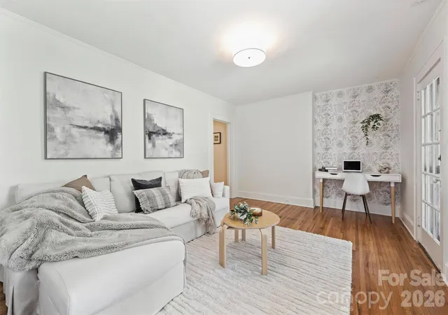 Photo 4 of Condo for sale at 118 N Laurel Ave, Charlotte, NC 28207 | MLS# 4393632 | Listing updated on 2026-10-02