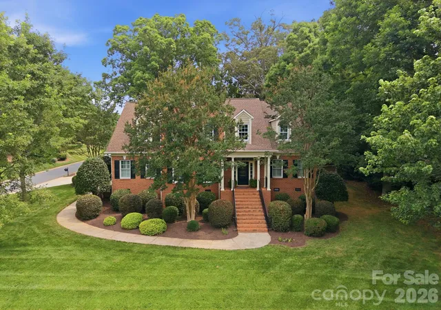 Photo 2 of Single family home for sale at 1016 Firethorne Clb Dr, Waxhaw, NC 28173 | MLS# 4393647 | Listing updated on 2026-09-19