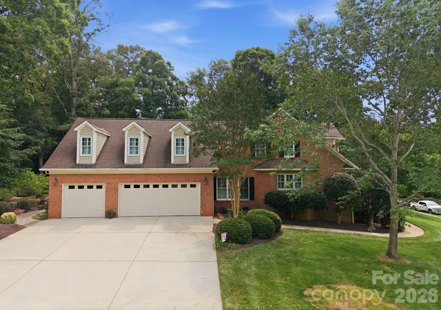 Photo 3 of Single family home for sale at 1016 Firethorne Clb Dr, Waxhaw, NC 28173 | MLS# 4393647 | Listing updated on 2026-09-19