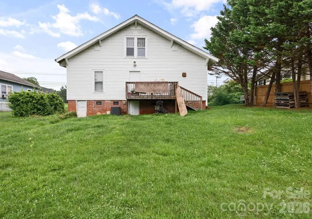 Homes for sale in Granite Falls, NC | 106 N Main St, Granite Falls, NC 28630 | MLS# 4393663