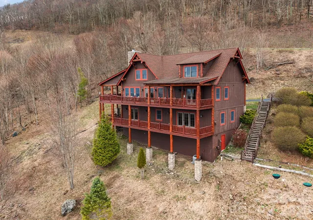 Photo 1 of Single family home for sale at 635 Acorn Nvno, Zionville, NC 28698 | MLS# 4393669 | Listing updated on 2026-09-01