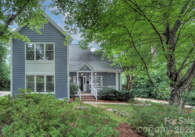 Photo 3 of Single family home for sale at 2000 Victorian Pl, Charlotte, NC 28203 | MLS# 4393683 | Listing updated on 2026-09-29