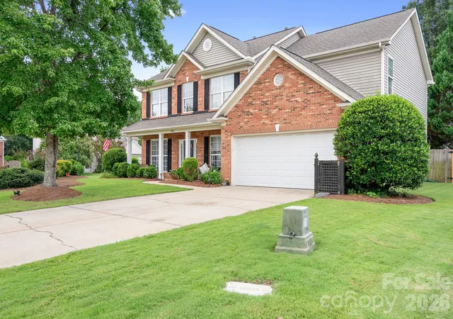 Photo 2 of Single family home for sale at 403 Lafinca Ct #33, Fort Mill, SC 29708 | MLS# 4393703 | Listing updated on 2026-09-17