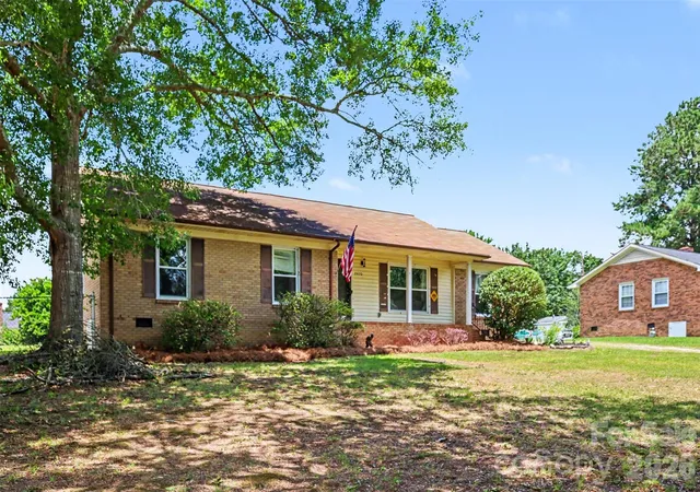 Photo 2 of Sale Pending at 2570 Watson Dr, Lancaster, SC 29720 | MLS# 4393725 | Listing updated on 2026-07-08