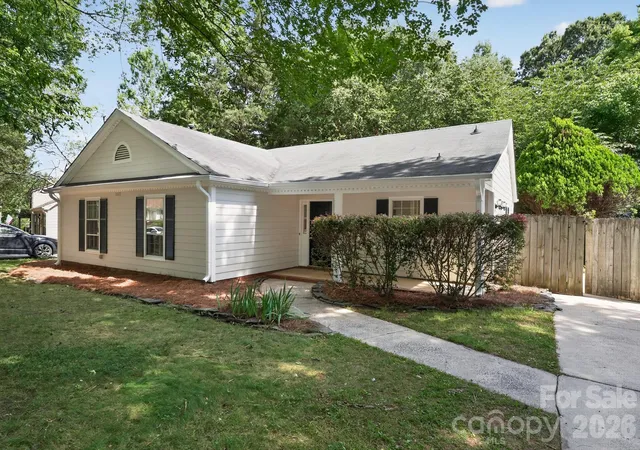 Single family home for sale at 7812 Surreywood Pl, Charlotte, NC 28270 | MLS# 4393733