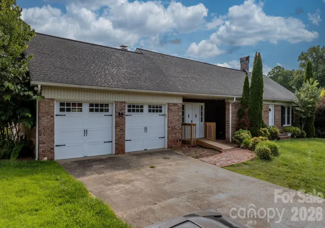 Photo 2 of Single family home for sale at 15 6th Em St, Marion, NC 28752 | MLS# 4393735 | Listing updated on 2026-08-19