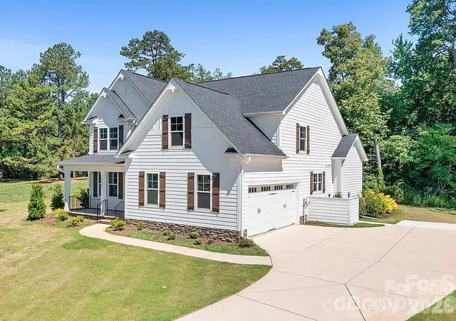 Photo 3 of Single family home for sale at 3222 Player Ct, Salisbury, NC 28144 | MLS# 4393739 | Listing updated on 2026-10-02