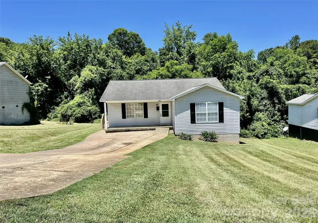 2nd image of 908 Green St, Salisbury, NC 28144 | MLS# 4393782