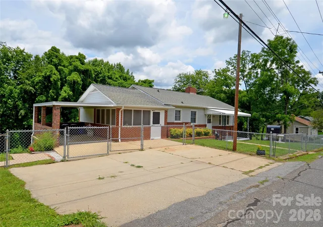 Photo 2 of Single family home for sale at 309 Morehead Rd, Marion, NC 28752 | MLS# 4393785 | Listing updated on 2026-08-31