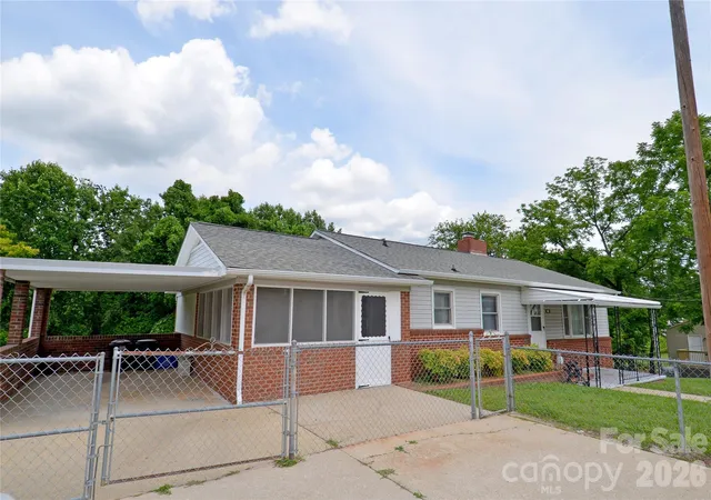 Photo 3 of Single family home for sale at 309 Morehead Rd, Marion, NC 28752 | MLS# 4393785 | Listing updated on 2026-08-31