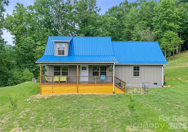 Photo 2 of Single family home for sale at 109 Tall Timber Ln, Green Mountain, NC 28740 | MLS# 4393810 | Listing updated on 2026-08-12