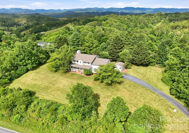 Homes for sale in Marshall, NC | 1091 Windswept Ridge Rd, Marshall, NC 28753 | MLS# 4393811