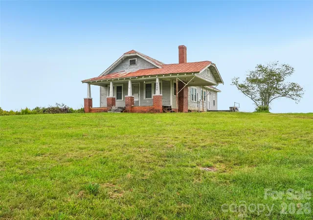 Photo 3 of Single family home for sale at 4806 Harmony Hwy, Hamptonville, NC 27020 | MLS# 4393822 | Listing updated on 2026-09-24