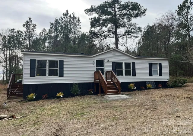 Homes for sale in Winnsboro, SC | 66 Royal Hl E, Winnsboro, SC 29180 | MLS# 4393900