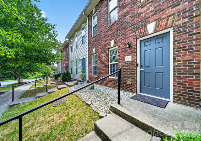 2nd image of 140 Locomotive Ln #107, Mooresville, NC 28115 | MLS# 4393905