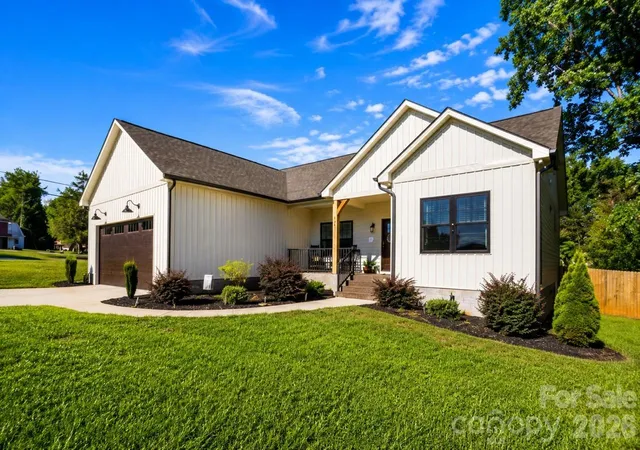 Photo 1 of Single family home for sale at 2616 Teague St, Lincolnton, NC 28092 | MLS# 4393912 | Listing updated on 2026-07-25