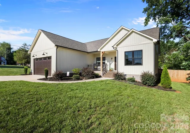 Photo 3 of Single family home for sale at 2616 Teague St, Lincolnton, NC 28092 | MLS# 4393912 | Listing updated on 2026-07-25