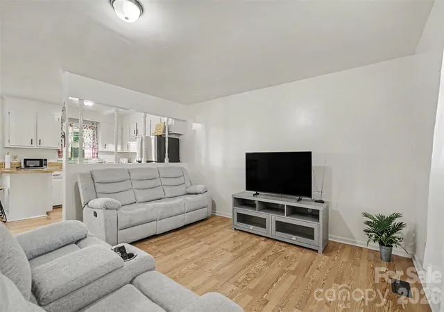 5th image of 308 N Carpenter St, Kings Mountain, NC 28086 | MLS# 4393914