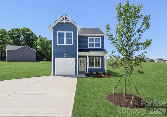 Photo 1 of Single family home for sale at 102 6th Avenue Se, Hildebran, NC | MLS# 4393927 | Listing updated on 2026-08-27