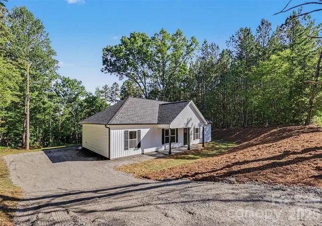 Homes for sale in Blacksburg, SC | 160 Parris Rd, Blacksburg, SC 29702 | MLS# 4393946