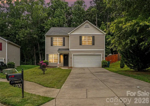 Photo 2 of Sale Pending at 9424 Quilting Bee Ln, Charlotte, NC 28216 | MLS# 4393973 | Listing updated on 2026-08-04