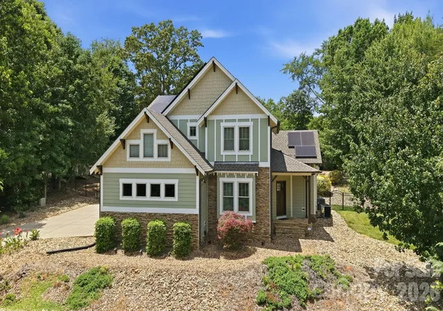 Homes for sale in Belmont, NC | 1104 Sawtooth Oak Ln, Belmont, NC 28012 | MLS# 4393976