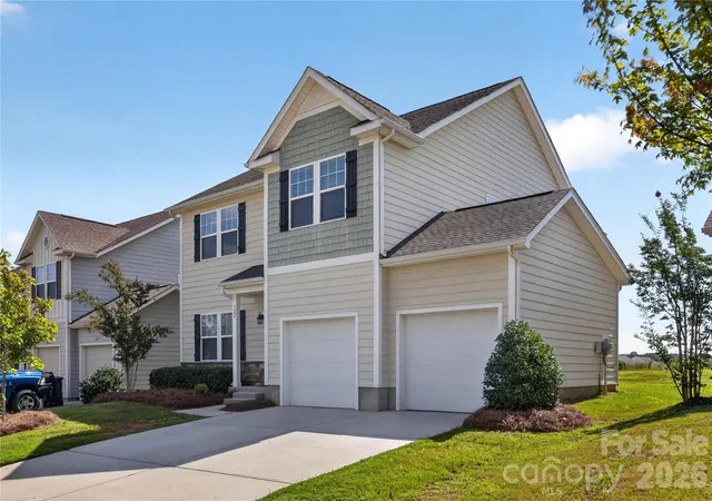 Photo 2 of Sale Pending at 122 Canada Dr, Statesville, NC | MLS# 4393982 | Listing updated on 2026-09-21