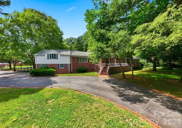 3rd image of 826 S College Ave, Newton, NC 28658 | MLS# 4394019