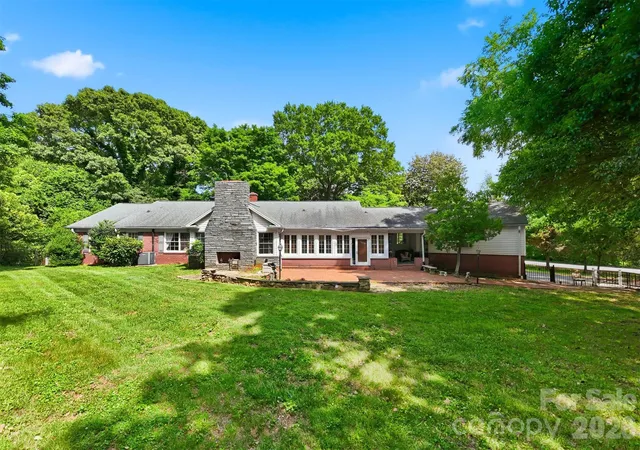 4th image of 826 S College Ave, Newton, NC 28658 | MLS# 4394019