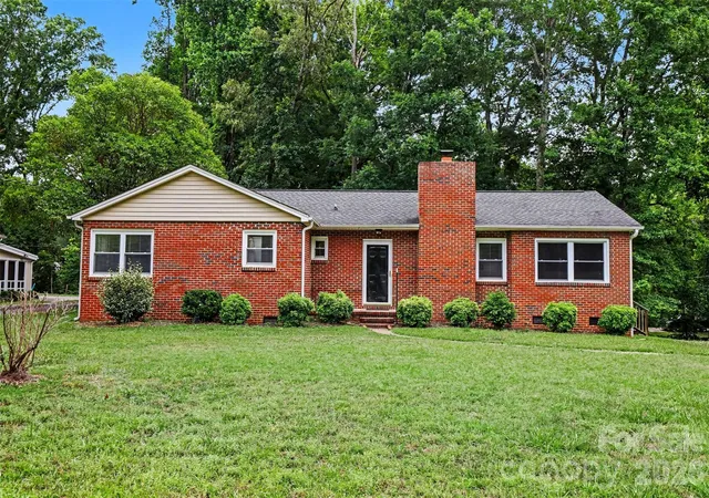 Photo 1 of Single family home for sale at 217 Oakwood Ave, York, SC 29745 | MLS# 4394029 | Listing updated on 2026-10-15