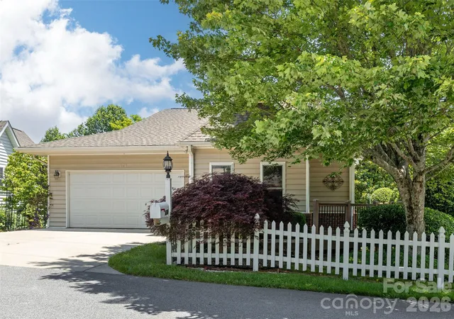 1st image of 171 Ashefield Ct, Hendersonville, NC 28791 | MLS# 4394052