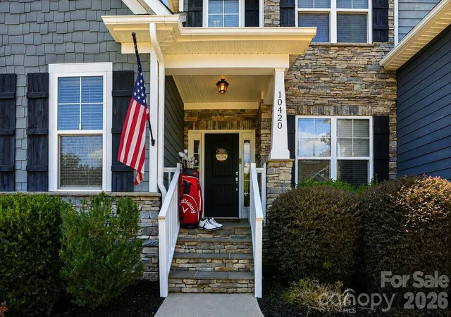 Photo 2 of Single family home for sale at 10420 Daufuskie Dr, Charlotte, NC 28278 | MLS# 4394078 | Listing updated on 2026-09-04
