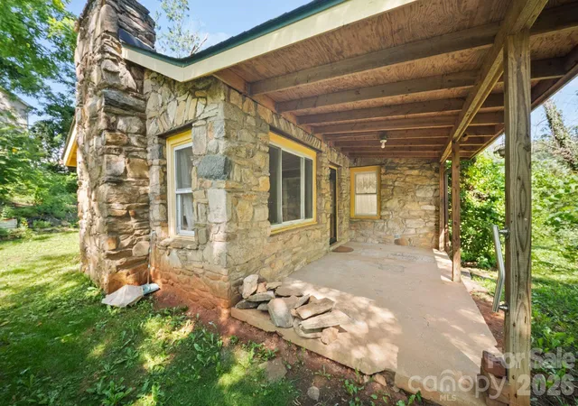 Photo 2 of Single family home for sale at 78 Green Oak Rd, Asheville, NC 28804 | MLS# 4394086 | Listing updated on 2026-09-19