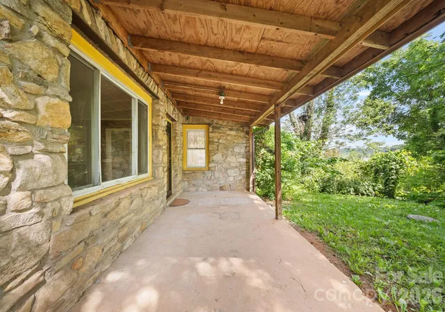 Photo 3 of Single family home for sale at 78 Green Oak Rd, Asheville, NC 28804 | MLS# 4394086 | Listing updated on 2026-09-19
