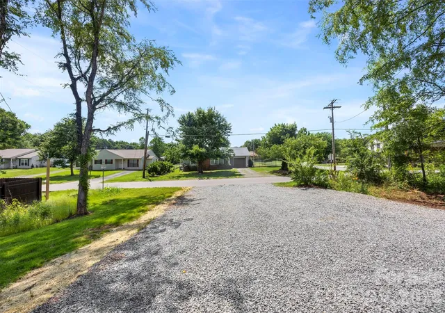 Homes for sale in Dallas, NC | 1003 College Blvd, Dallas, NC 28034 | MLS# 4394111